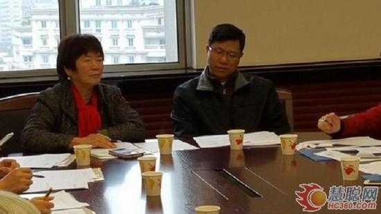 左起：黄开会长、广东省质量技术监督局标准化处黄怀主任